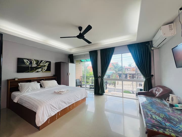 Room 1, photo 3