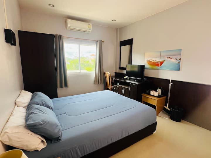 Room 3, photo 2