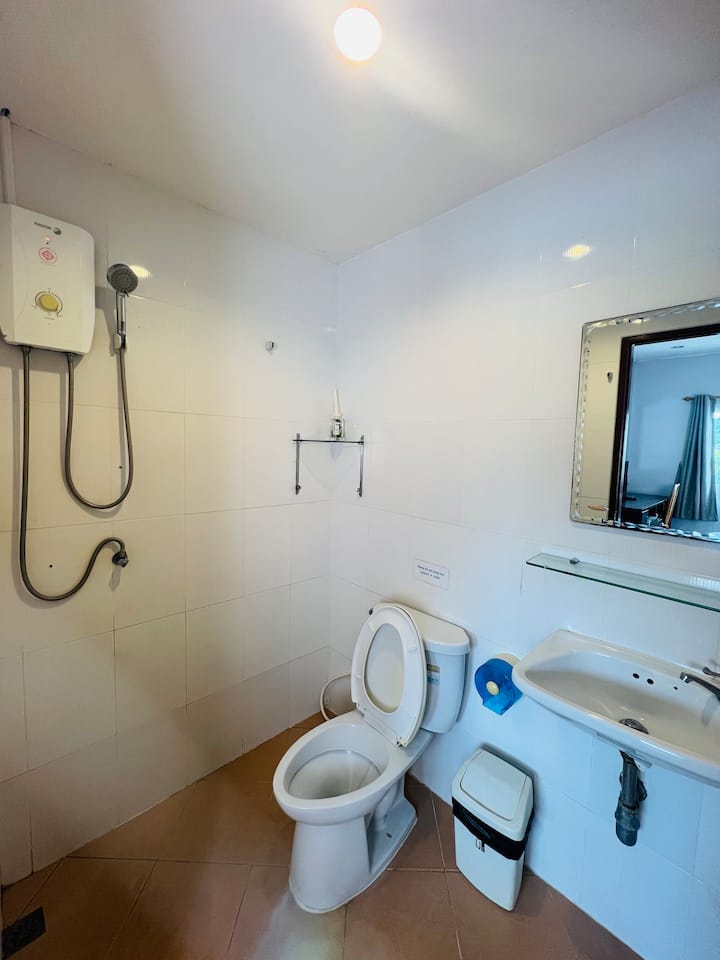 Room 3, photo 4